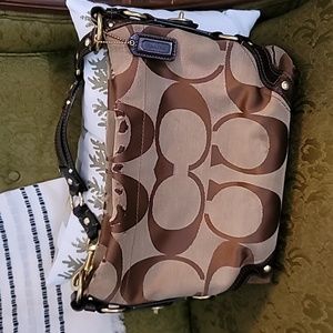 Distressed Coach SignatureCollection hand bag